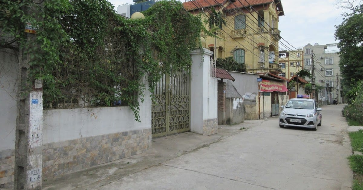 Nhà mặt ngõ diện tích 30m2 - 45m2 cách đường Ngọc Thụy quận Long Biên giá bao nhiêu?