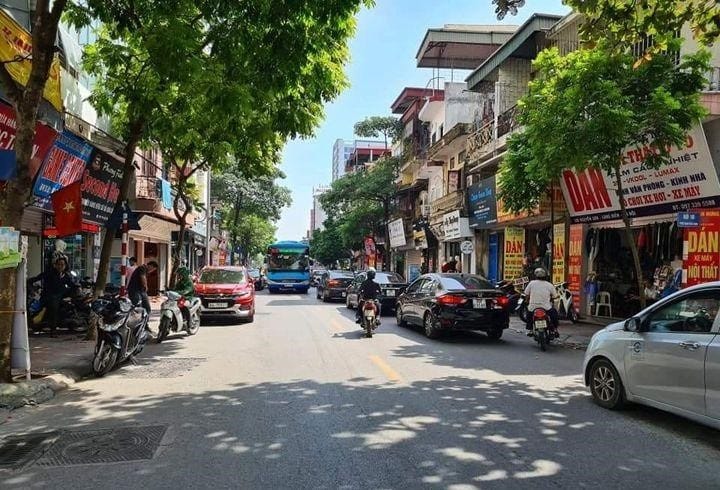 Nhà mặt ngõ diện tích 30m2 - 45m2 cách đường Nguyễn Sơn quận Long Biên giá bao nhiêu?