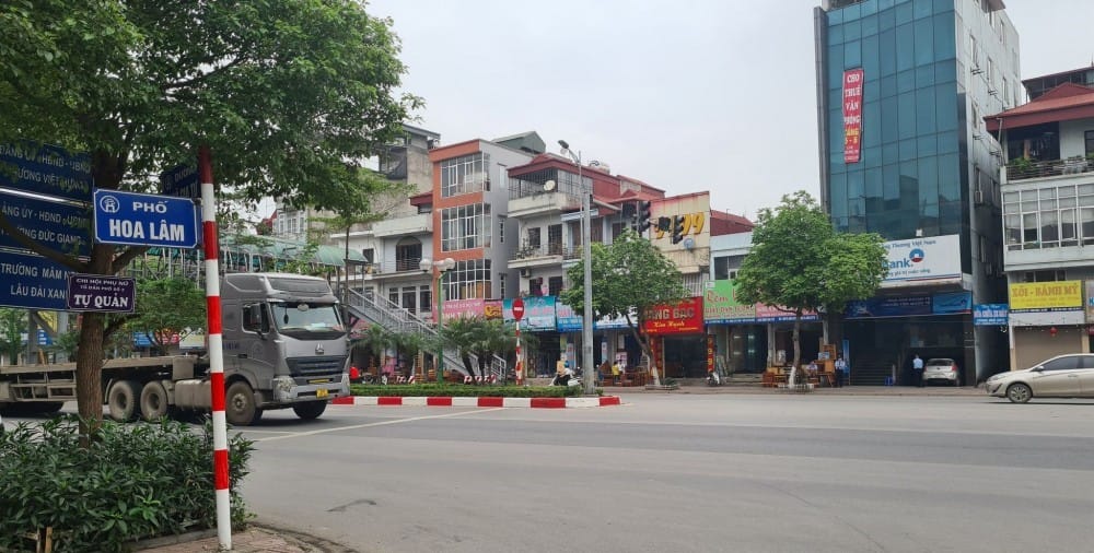 Nhà mặt ngõ diện tích 60m2 - 80m2 cách đường Hoa Lâm quận Long Biên giá bao nhiêu?