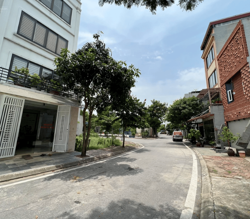 Nhà mặt phố 5 tầng đường Phúc Lợi quận Long Biên giá bao nhiêu?