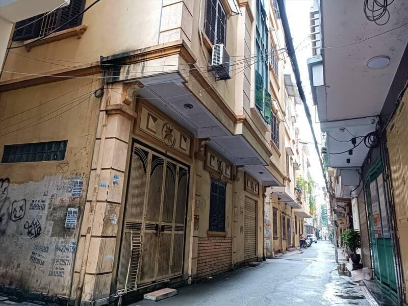 Nhà mặt ngõ 5 tầng cách đường Bát Khối quận Long Biên giá bao nhiêu?