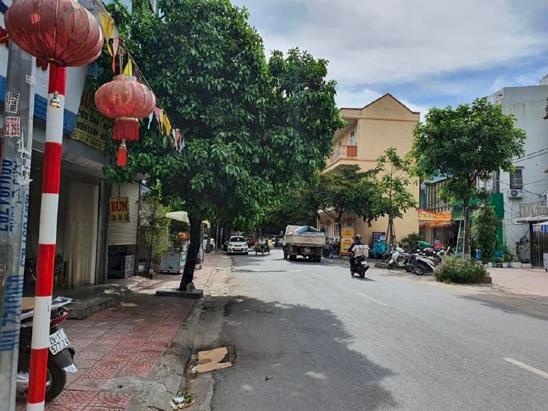 Địa điểm tiến hành thủ tục nhập khẩu với hộ gia đình mua nhà đất tại phố Hoàng Thế Thiện, quận Long Biên