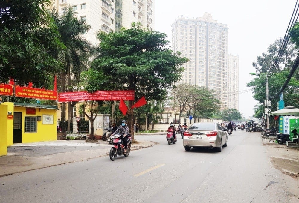 Giá bán nhà riêng, nguyên căn đường Nguyễn Hoàng Tôn, quận Tây Hồ hiện tại là bao nhiêu?