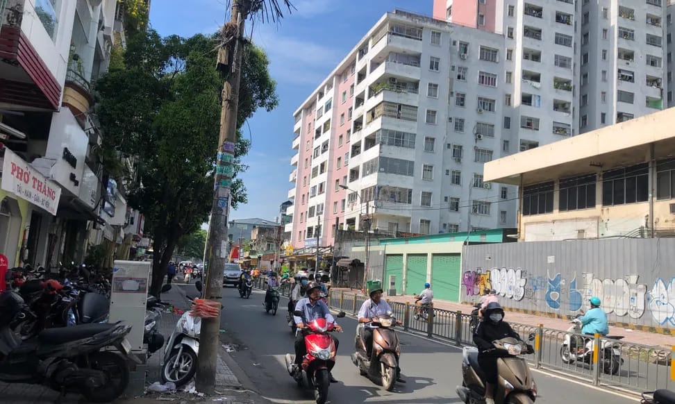 Nhà mặt phố đường Nguyễn Biểu, quận 5 hiện có giá bao nhiêu?