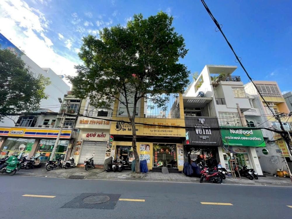 Nhà mặt phố đường Hoàng Văn Thụ, Quận Tân Bình hiện có giá bao nhiêu?