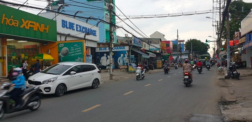 Nhà mặt phố đường Phạm Hữu Lầu, Quận 7 hiện có giá bao nhiêu?