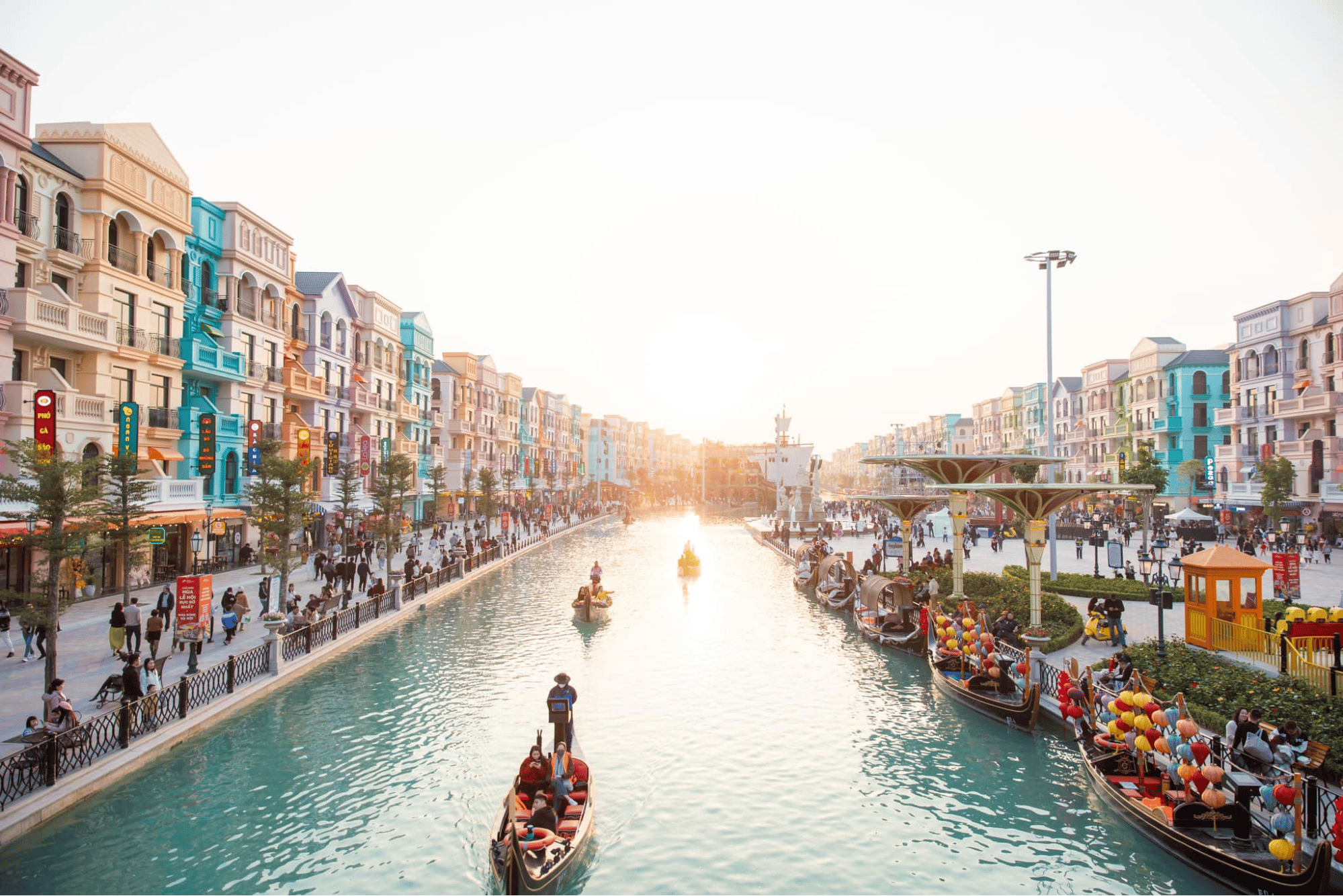 Làm thế nào để có chuyến du ngoạn trọn vẹn trên dòng Venice tại Grand World Vinhomes Ocean Park?