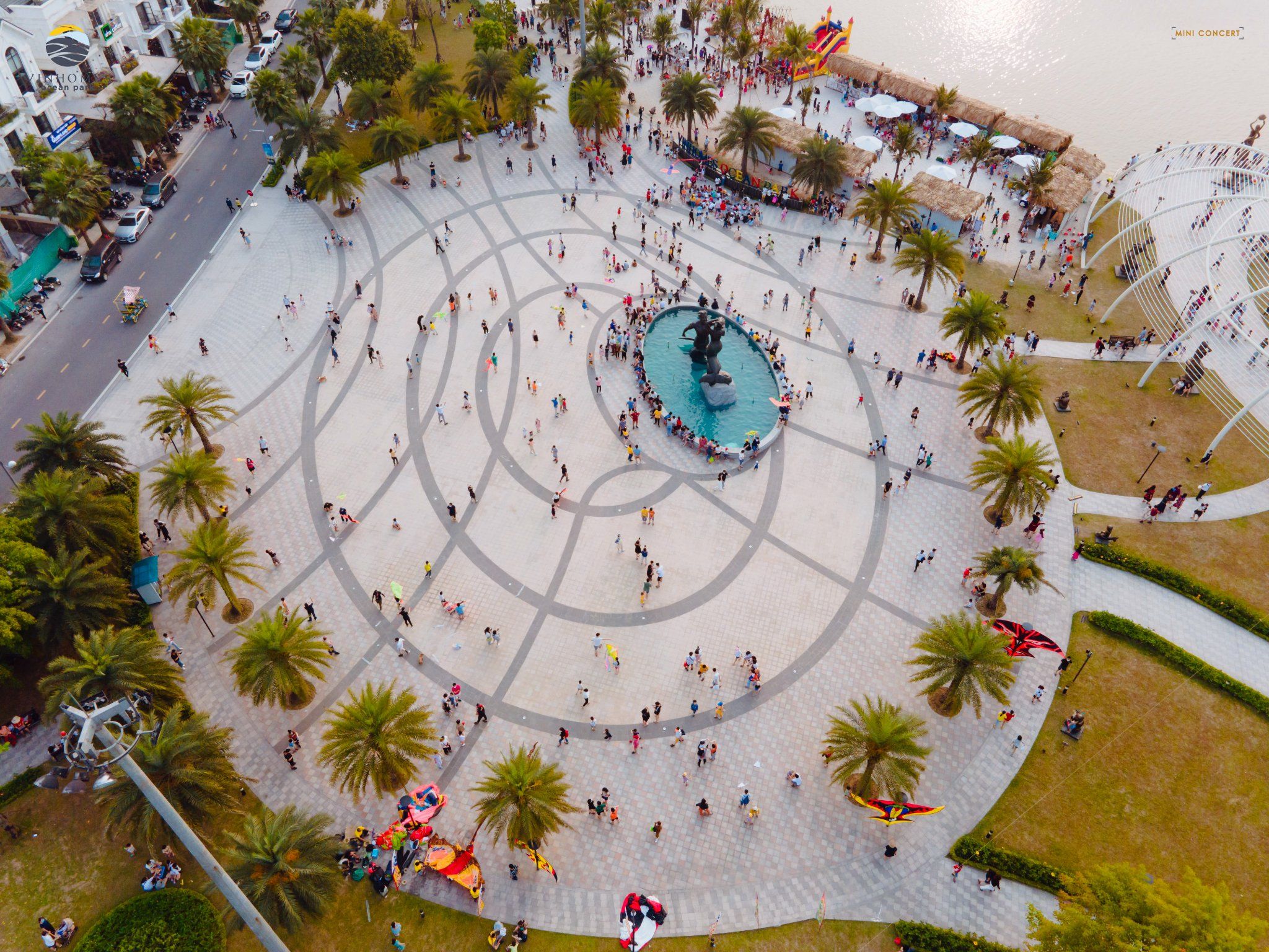 Quảng trường Cá Voi - Thiên đường vui chơi tọa lạc trong lòng đại đô thị Vinhomes Ocean Park
