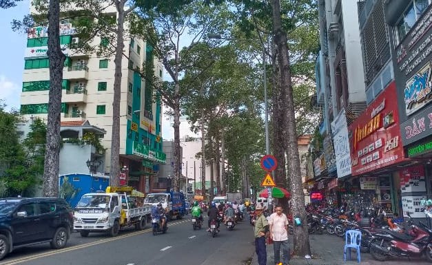Nhà mặt phố đường Nguyễn Chí Thanh, Quận 5 hiện có giá bao nhiêu?